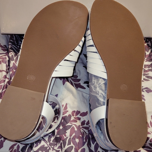 White Leather  Marc Fisher Sandals - Picture 2 of 6